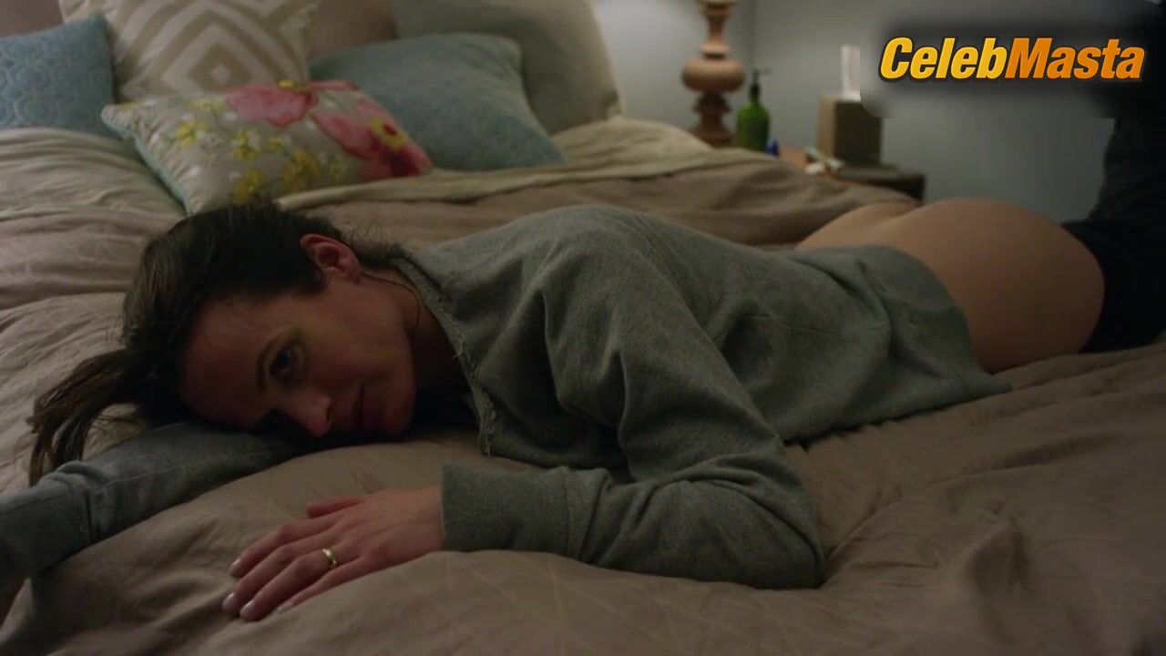Elizabeth Reaser Bares Naked Scene In Easy - Photo 3 of 5 photo 5