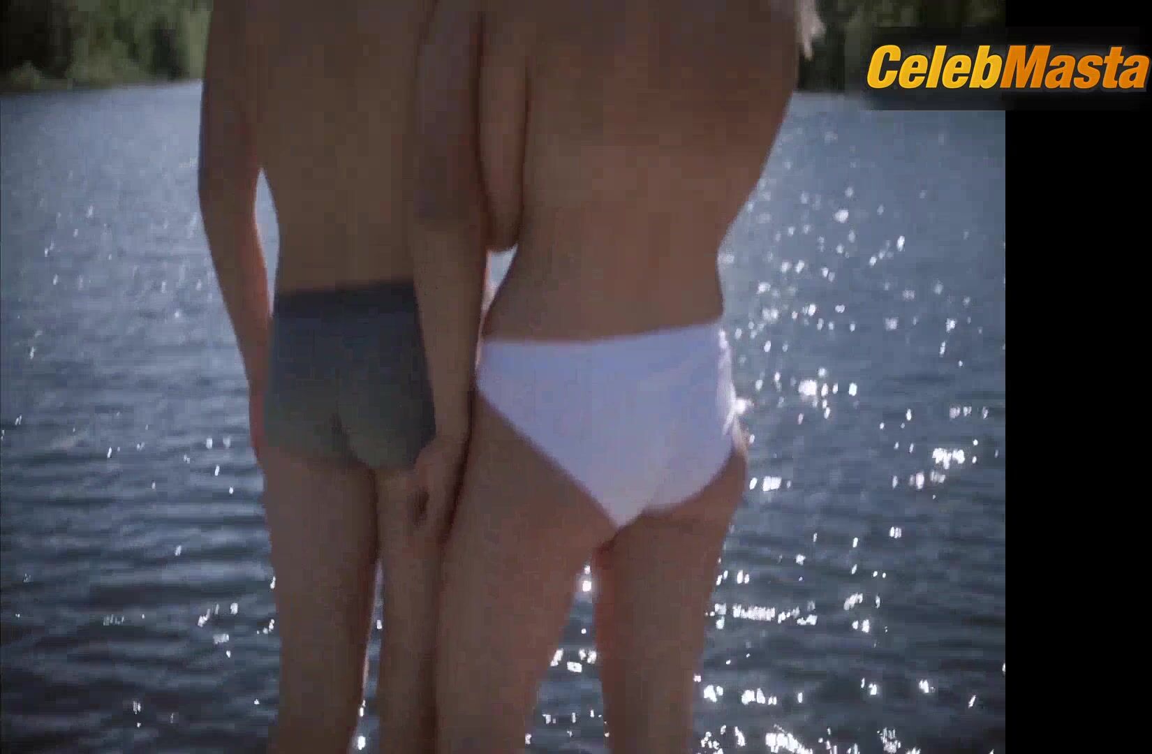 Thea Sofie Loch Naess Underwear, Boobs Scene In Som Om Himmelen - Photo 1 of 5 photo 5