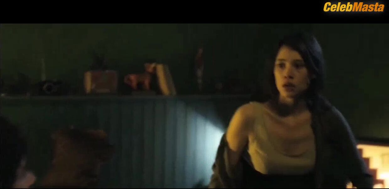 Astrid Berges-frisbey ’s Steamy Scene In The Sex Of The - Photo 1 of 5 photo 4