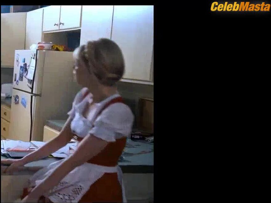 Riki Lindhome Booty, Boobs Scene In Under The Silver Lake - Photo 2 of 5