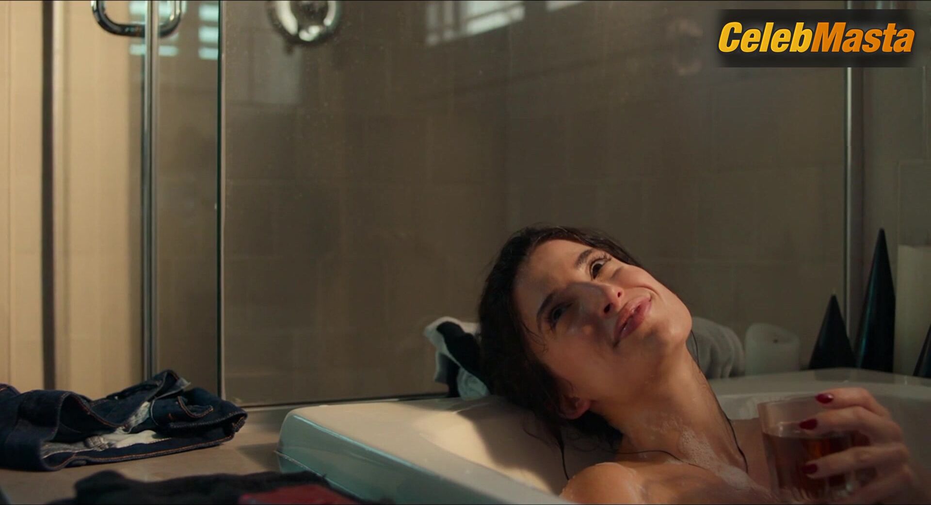 Tania Raymonde Flaunts Sexy Scene In Futra Days - Photo 1 of 5 photo 4