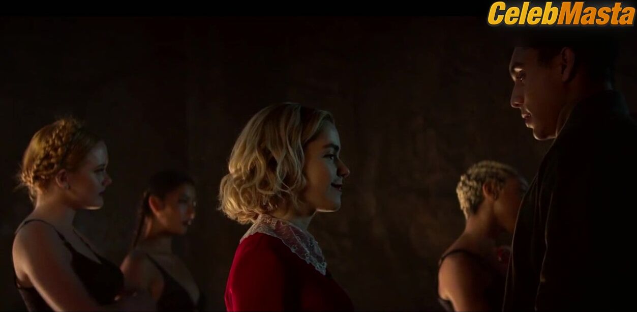 Abigail F. Cowen Kiernan Shipka, Adeline Rudolph, Tati - Photo 1 of 5