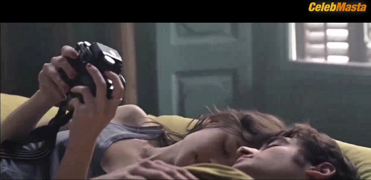 Astrid Berges-frisbey Shows Off In Sexy Scene From The Sex Of The - Photo 1 of 5 photo 5