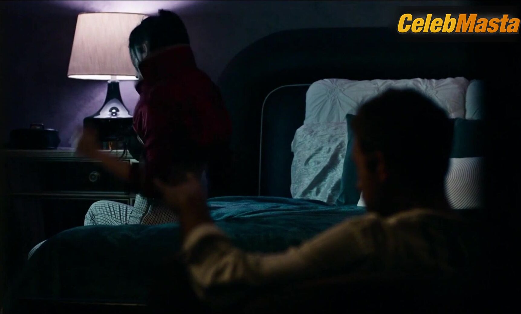 Tania Raymonde Shows Underwear Scene In Futra Days - Photo 5 of 5