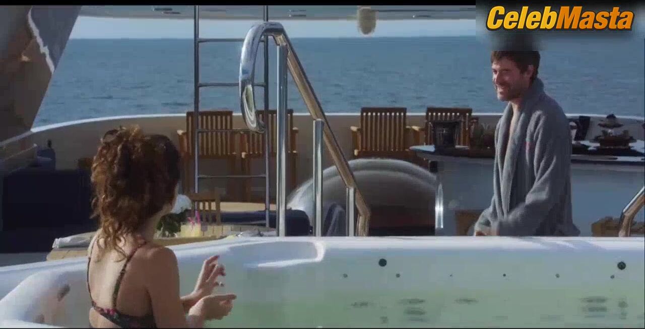 Tania Raymonde Shows Swimsuit Scene In Goliath - Photo 2 of 5 photo 4