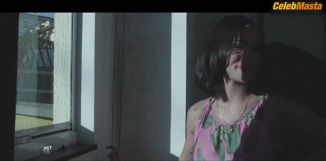 Aline Mineiro Tits Scene From Conspiracao Fatal - Photo 2 of 5 photo 1
