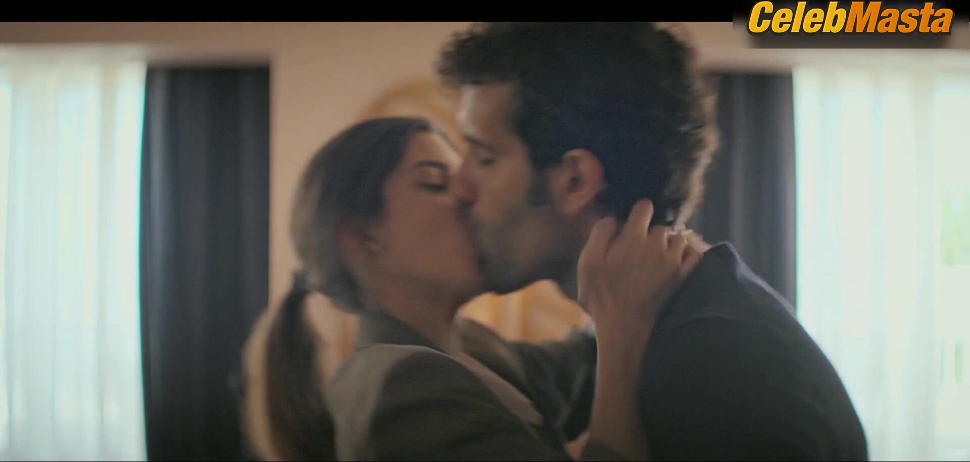 Clara Lago Tits Scene From Gangs Of Galicia - Photo 2 of 5
