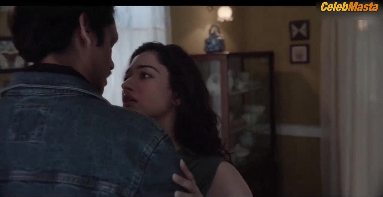 Tamanna Bhatia Flaunts Butt, Breasts Scene In Lust Stories 2 - Photo 2 of 5 photo 1