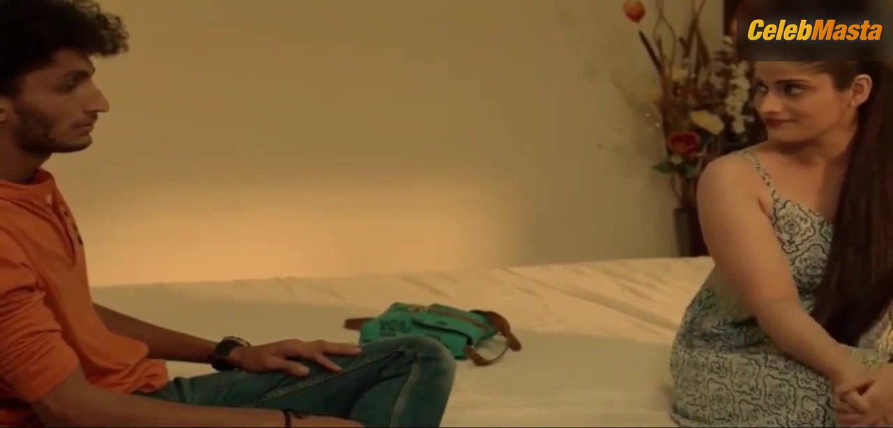 Sreoshi Chatterjee Reveals Butt, Breasts Scene In Chhupi Nazar - Photo 2 of 5 photo 1