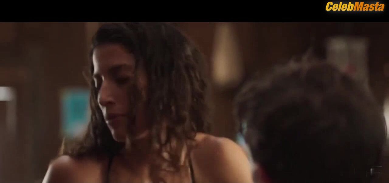 Tania Raymonde ’s Booty And Tits Scene From Deep Blue - Photo 2 of 5