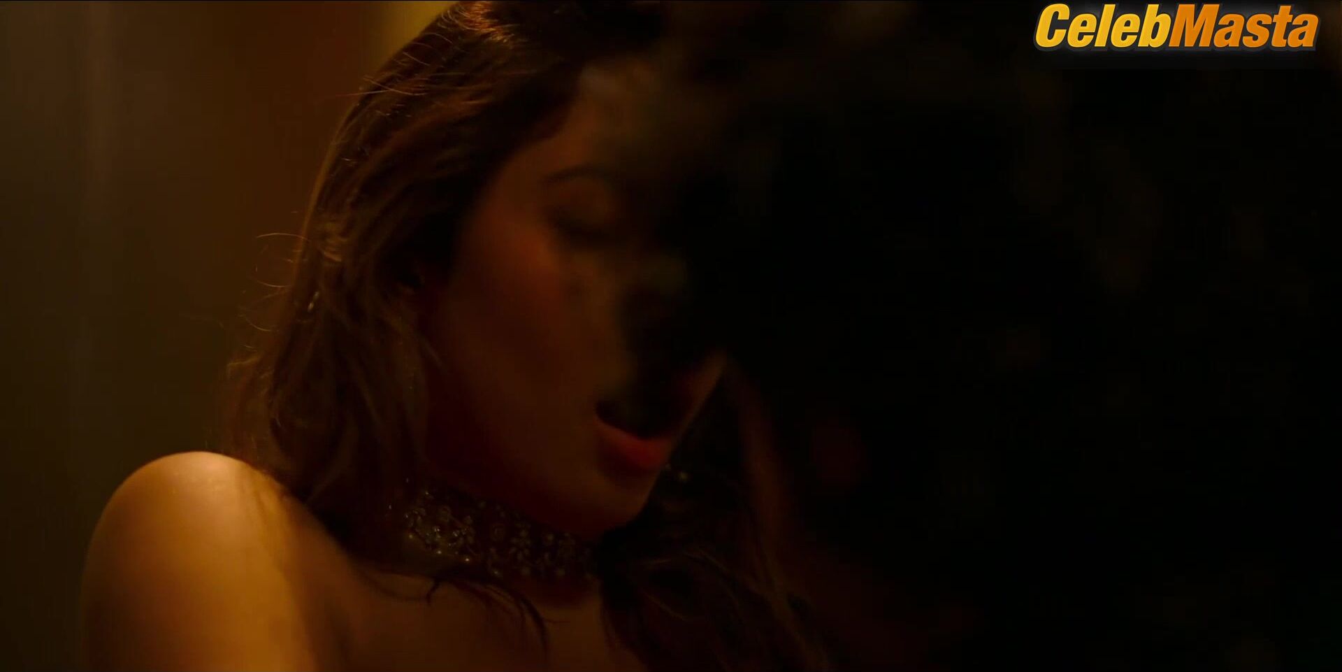 Tamanna Bhatia Shows Skin In Scene From Jee Karda - Photo 5 of 5