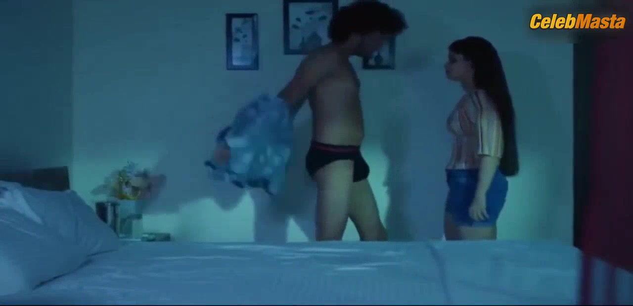 Sreoshi Chatterjee Booty, Boobs Scene In Chhupi Nazar - Photo 2 of 5 photo 1