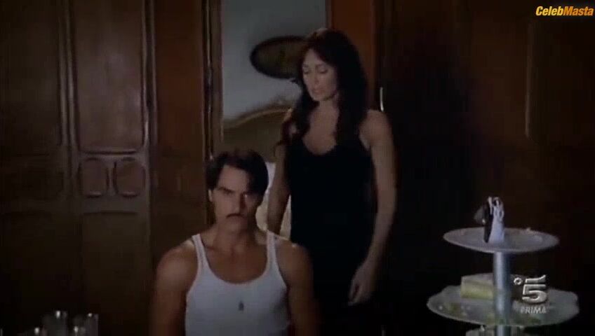 Manuela Arcuri ’s Sexy Scene From Pupetta Il Coraggio - Photo 4 of 5 photo 5