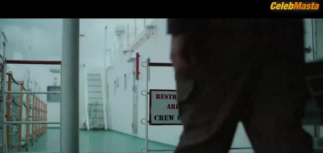 Azi Acosta Bares Booty Scene In Pamasahe - Photo 2 of 5 photo 1