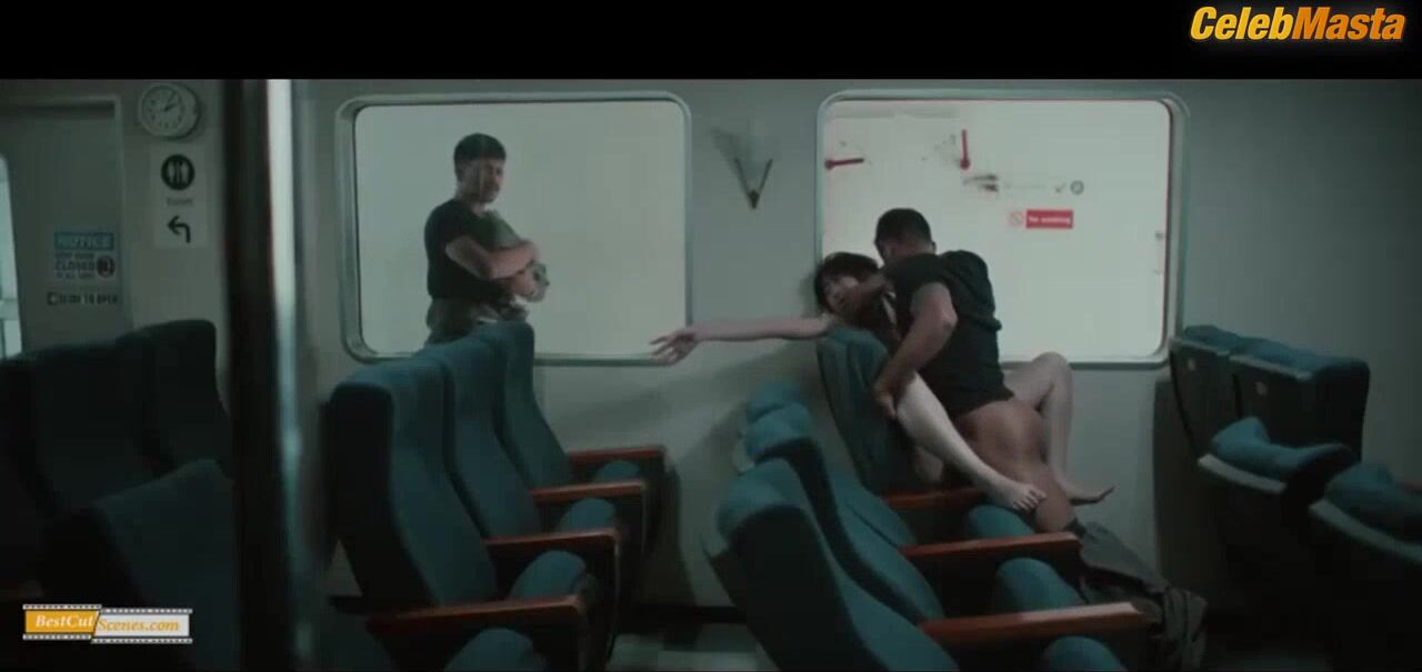 Azi Acosta Bares Booty Scene In Pamasahe - Photo 2 of 5 photo 5