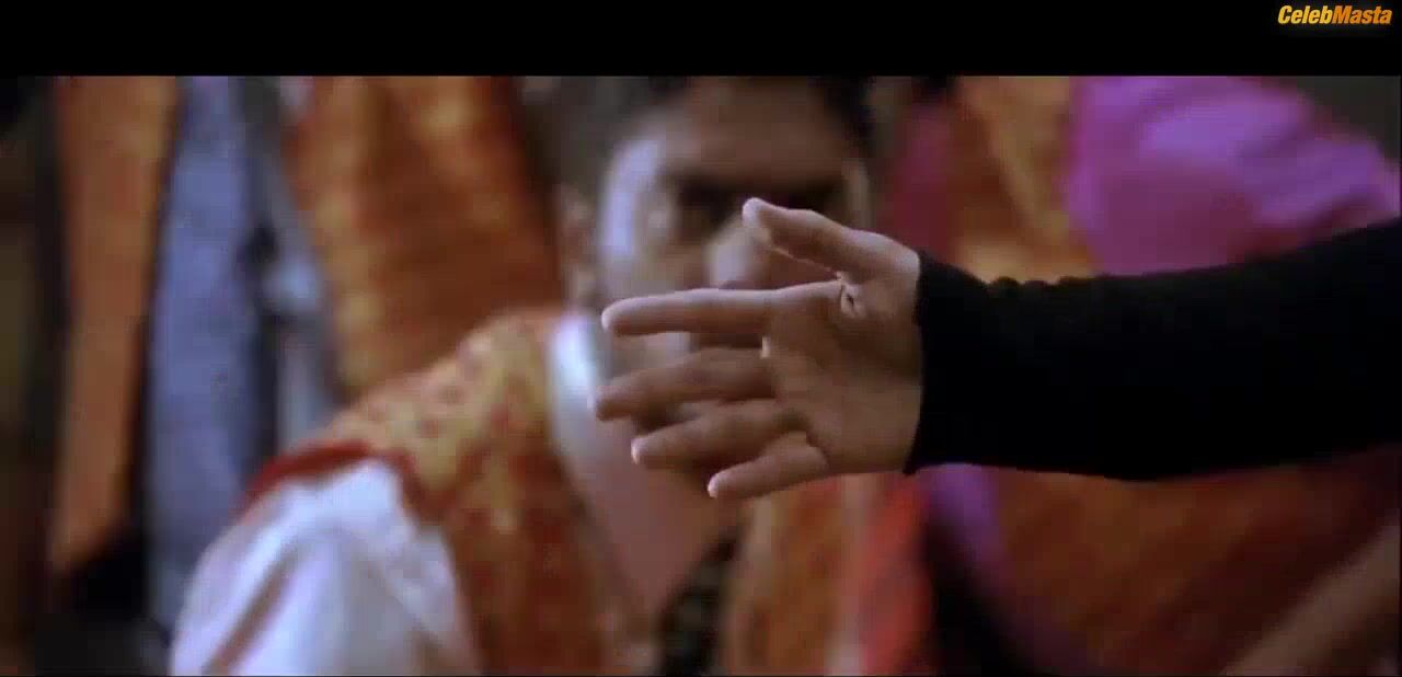 Tamanna Bhatia ’s Underwear Scene In Siruthai - Photo 2 of 5 photo 1