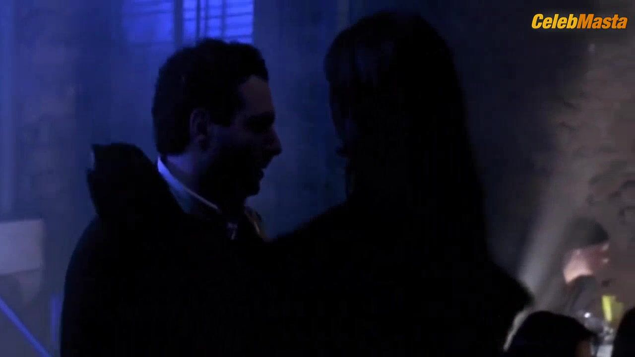 Manuela Arcuri Sexy Scene From Finalmente Soli - Photo 2 of 5 photo 1