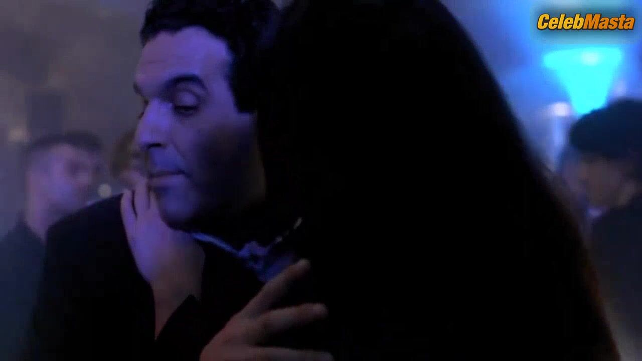 Manuela Arcuri Sexy Scene From Finalmente Soli - Photo 2 of 5