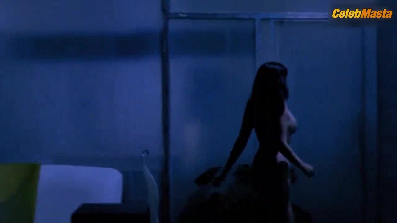 Manuela Arcuri Sexy Scene From Finalmente Soli - Photo 2 of 5 photo 5