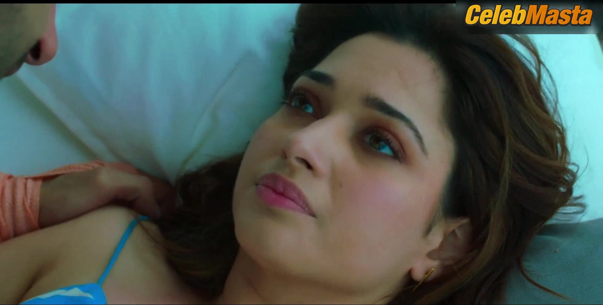 Tamanna Bhatia Bares All In Scene From Jee Karda - Photo 3 of 5 photo 4