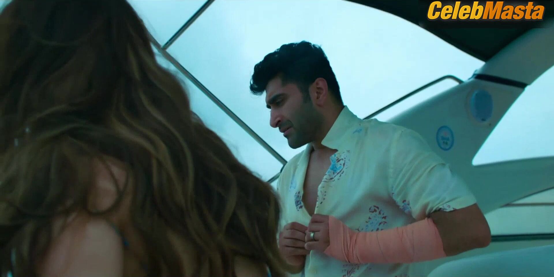 Tamanna Bhatia Bares All In Scene From Jee Karda - Photo 3 of 5 photo 5