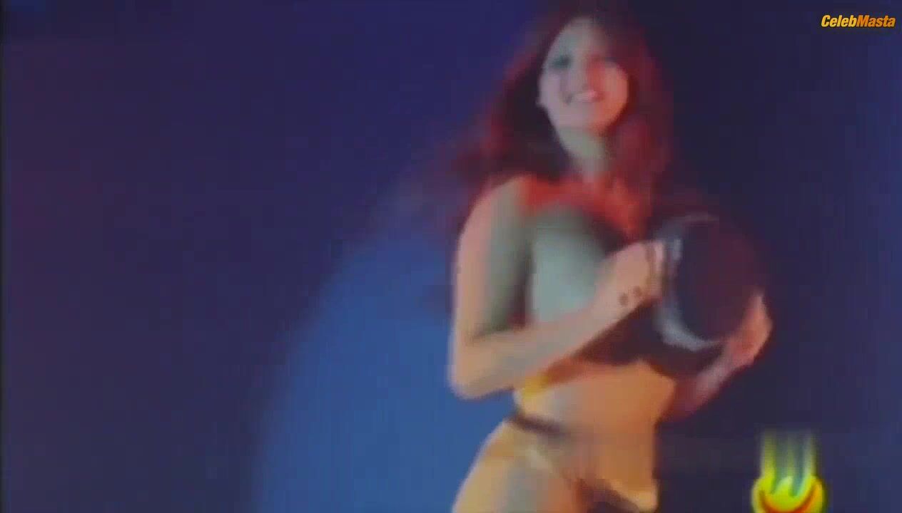Manuela Arcuri Tits Scene From Gratta E Vinci - Photo 1 of 5 photo 5