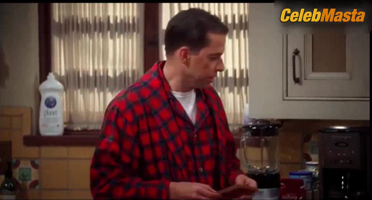 Kelly Stables Tits Scene From Two And A Half Men - Photo 3 of 5 photo 5