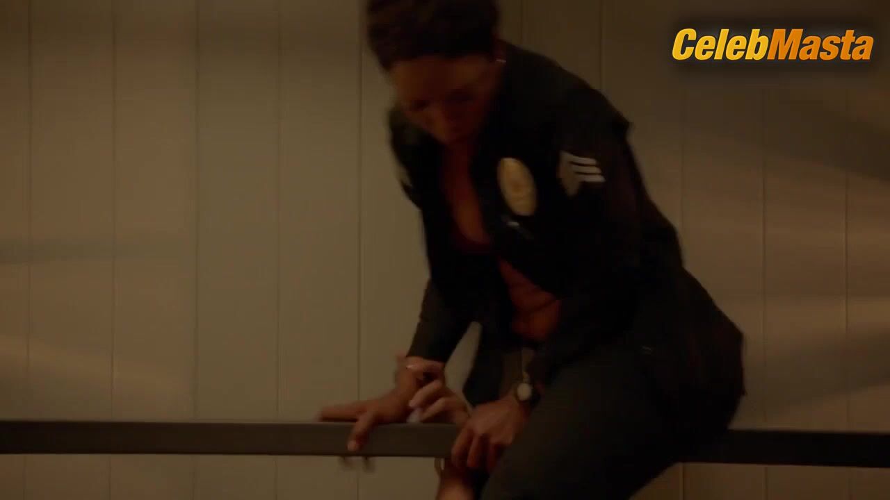 Angela Bassett ’s Underwear Scene From 9-1-1 - Photo 5 of 5