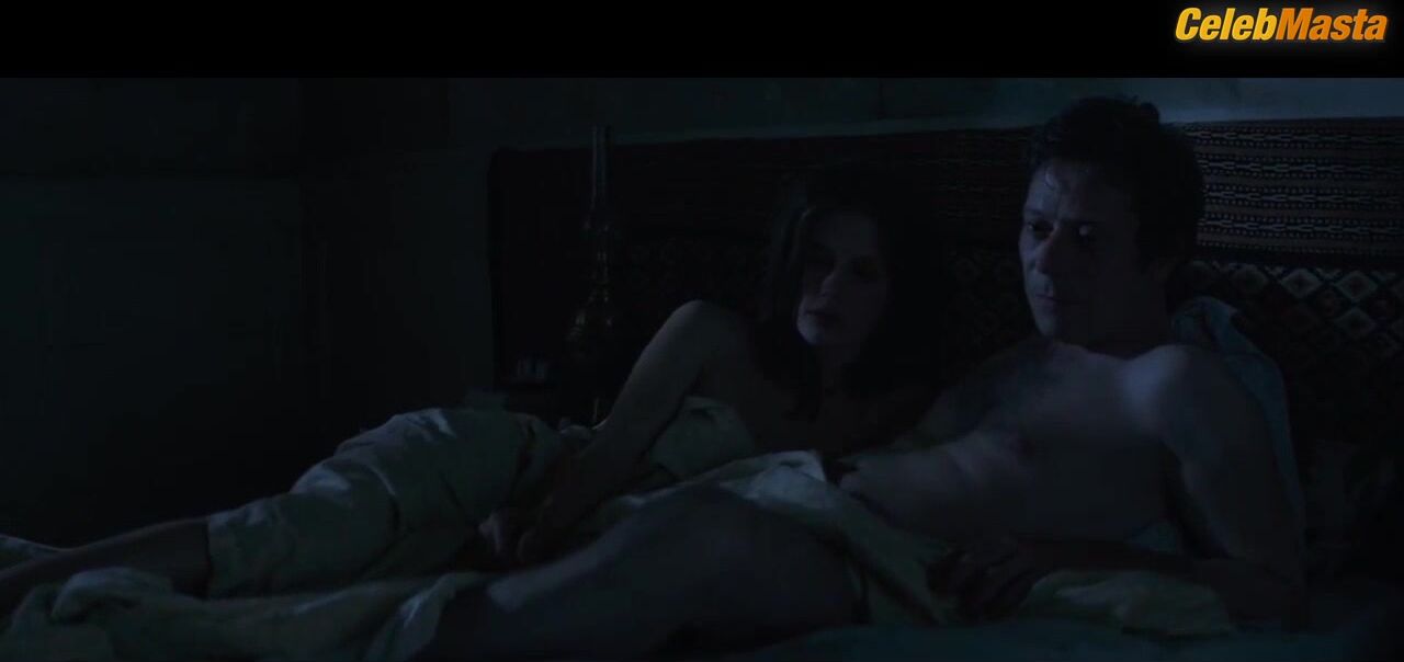 Marine Vacth ’s Booty Scene In Families - Photo 2 of 5 photo 4