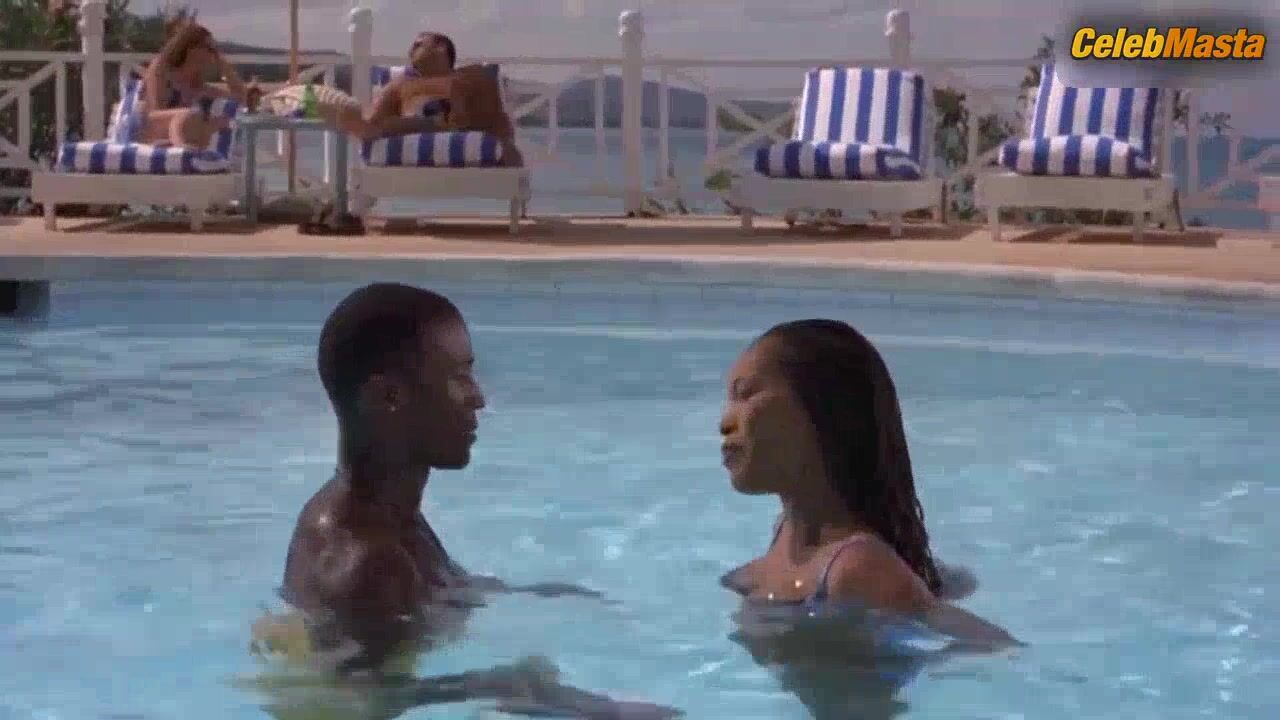Angela Bassett ’s Bikini Scene In How Stella Got Her - Photo 3 of 5 photo 2