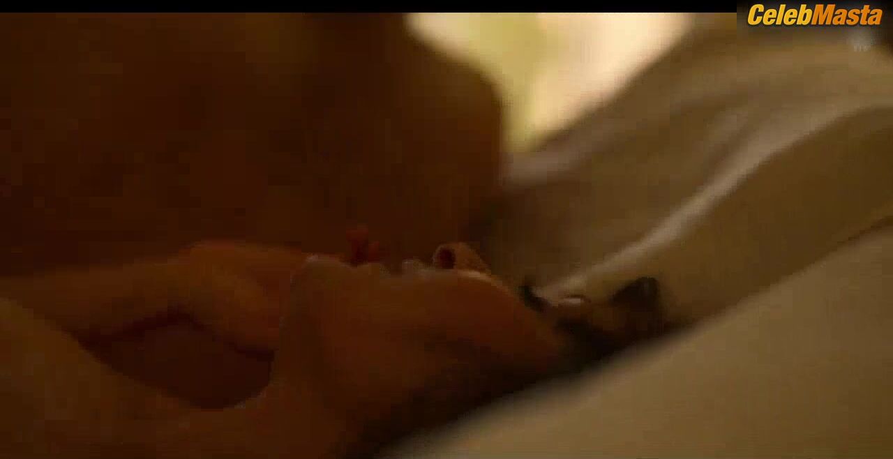 Tamanna Bhatia Sexy Scene From Jee Karda - Photo 3 of 5 photo 4