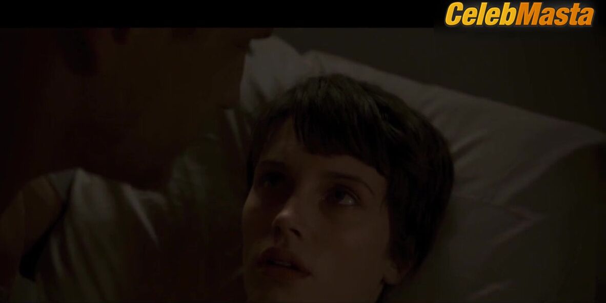 Marine Vacth ’s Boobs, Bush Scene In The Double - Photo 1 of 5 photo 2