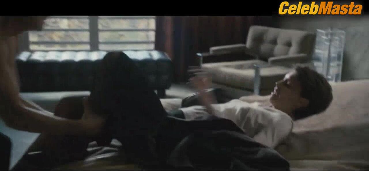 Marine Vacth Reveals Bush In Scene, The Double Lover - Photo 1 of 5