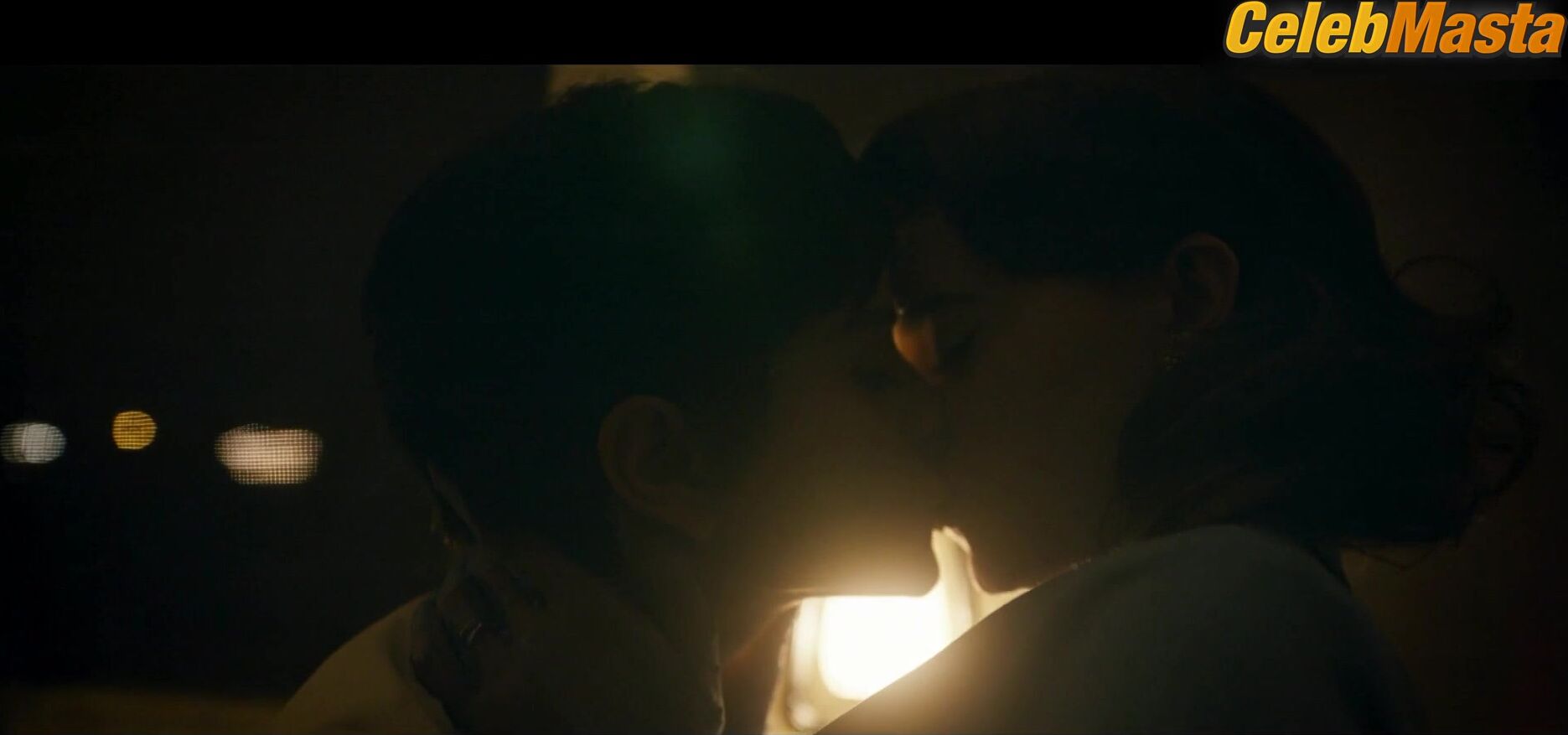 Daisy Edgar-jones And Sasha Calle Lesbian Sex Scene In On - Photo 2 of 5