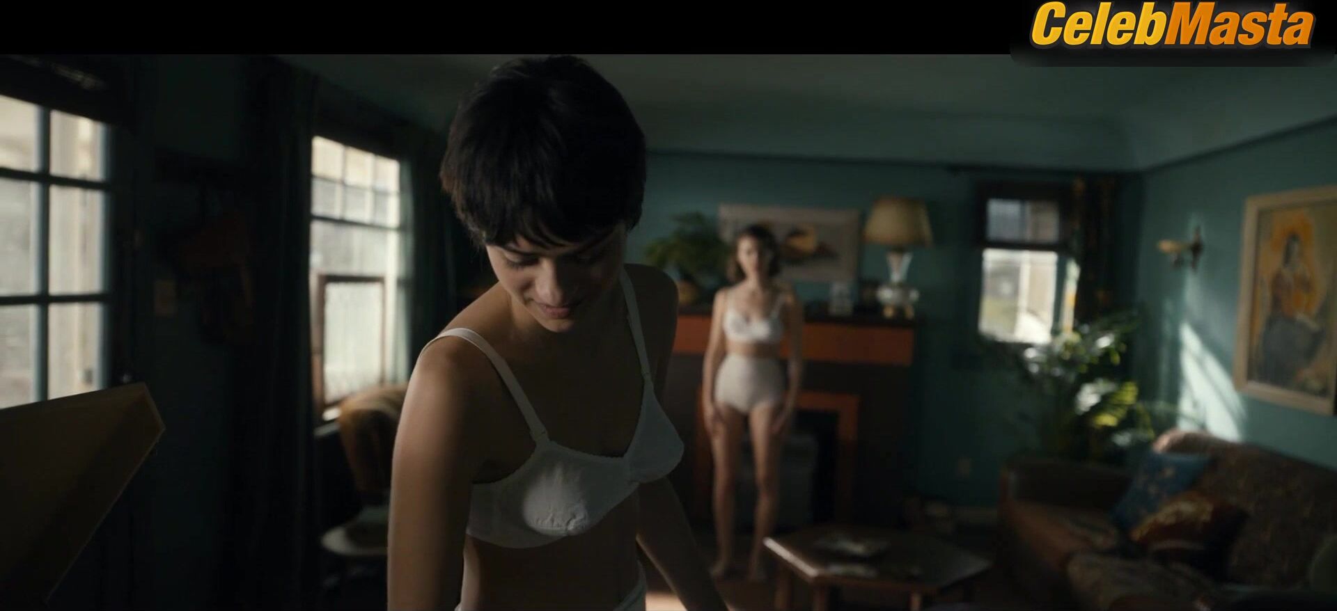 Daisy Edgar-jones And Sasha Calle Lesbian Underwear Scene From - Photo 1 of 5 photo 5