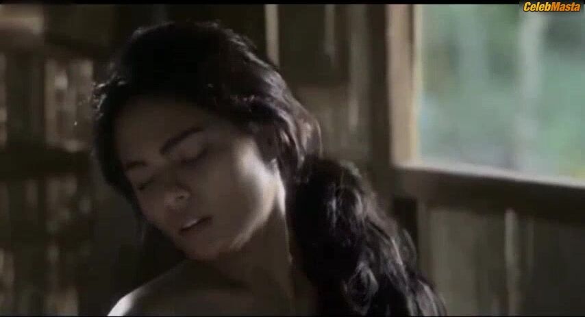 Lovi Poe ’s Sexy Scene From Lihis - Photo 3 of 5 photo 4