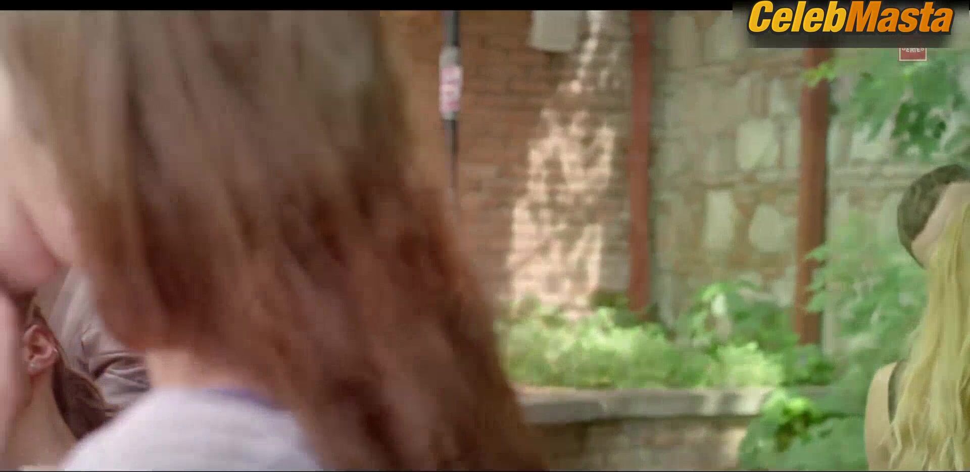 Zarine Khan ’s Sexy Scene From Pyaar Manga Hai - Photo 2 of 5 photo 4
