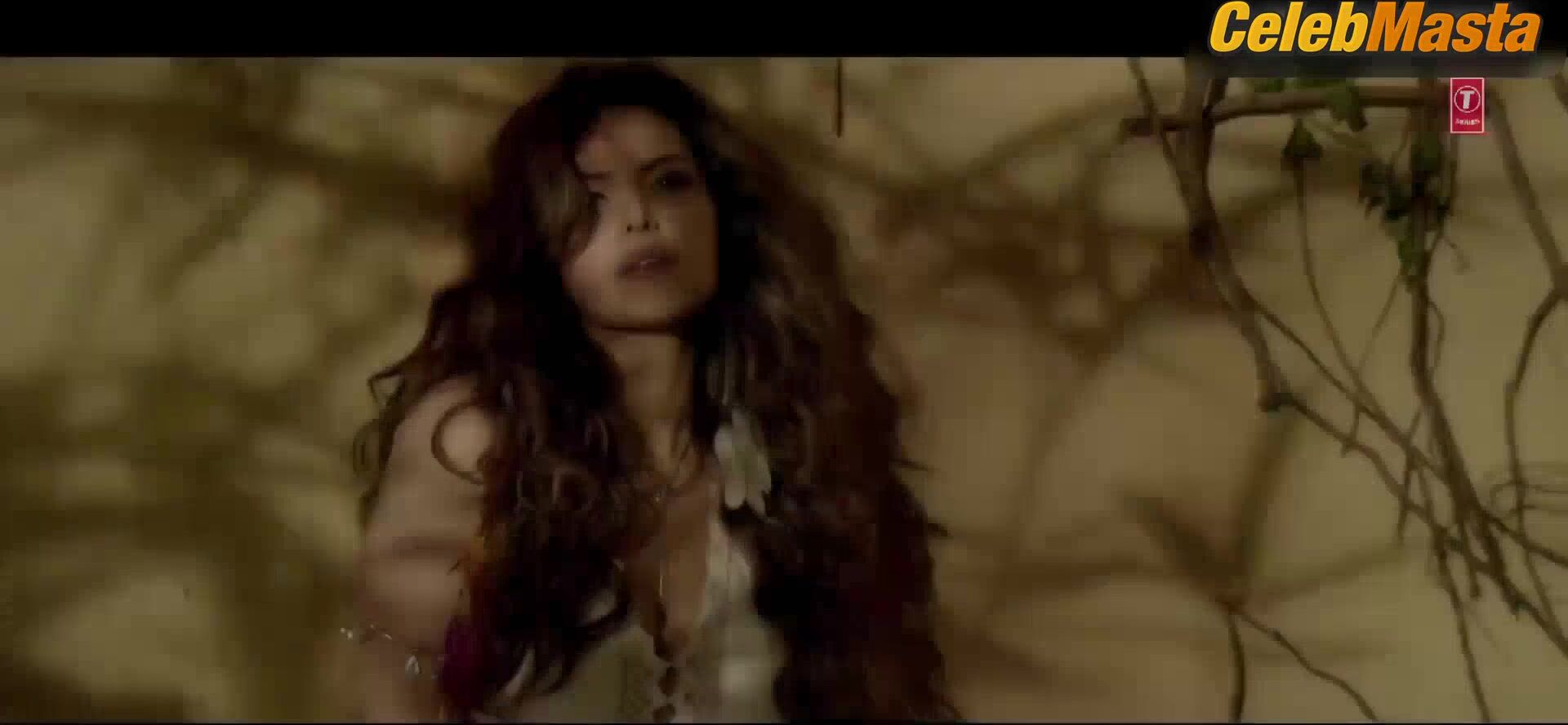 Zarine Khan Bares Hot Scene In Hate Story 3 - Photo 2 of 5 photo 4