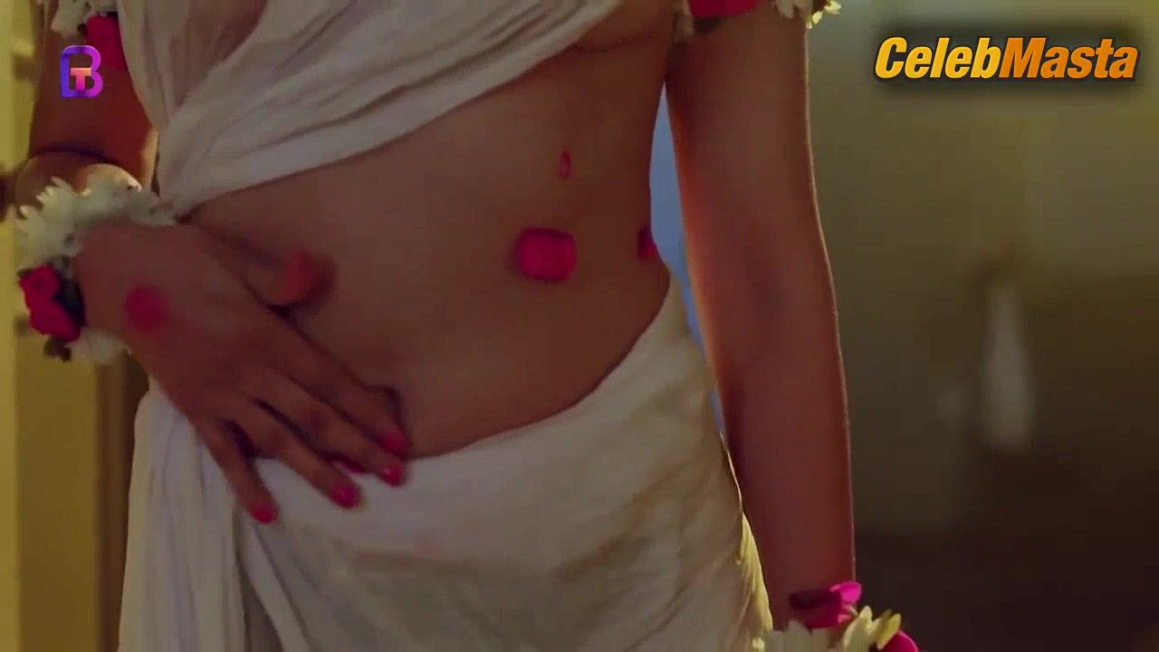 Swetha Yadav Flaunts Body In Scene From Mohini Massage - Photo 1 of 5
