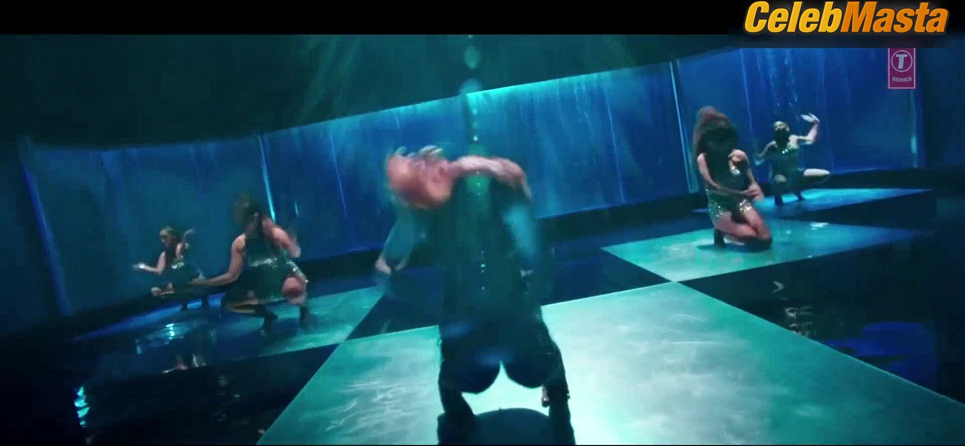 Zarine Khan ’s Sexy Scene From Wajah Tum Ho - Photo 1 of 5