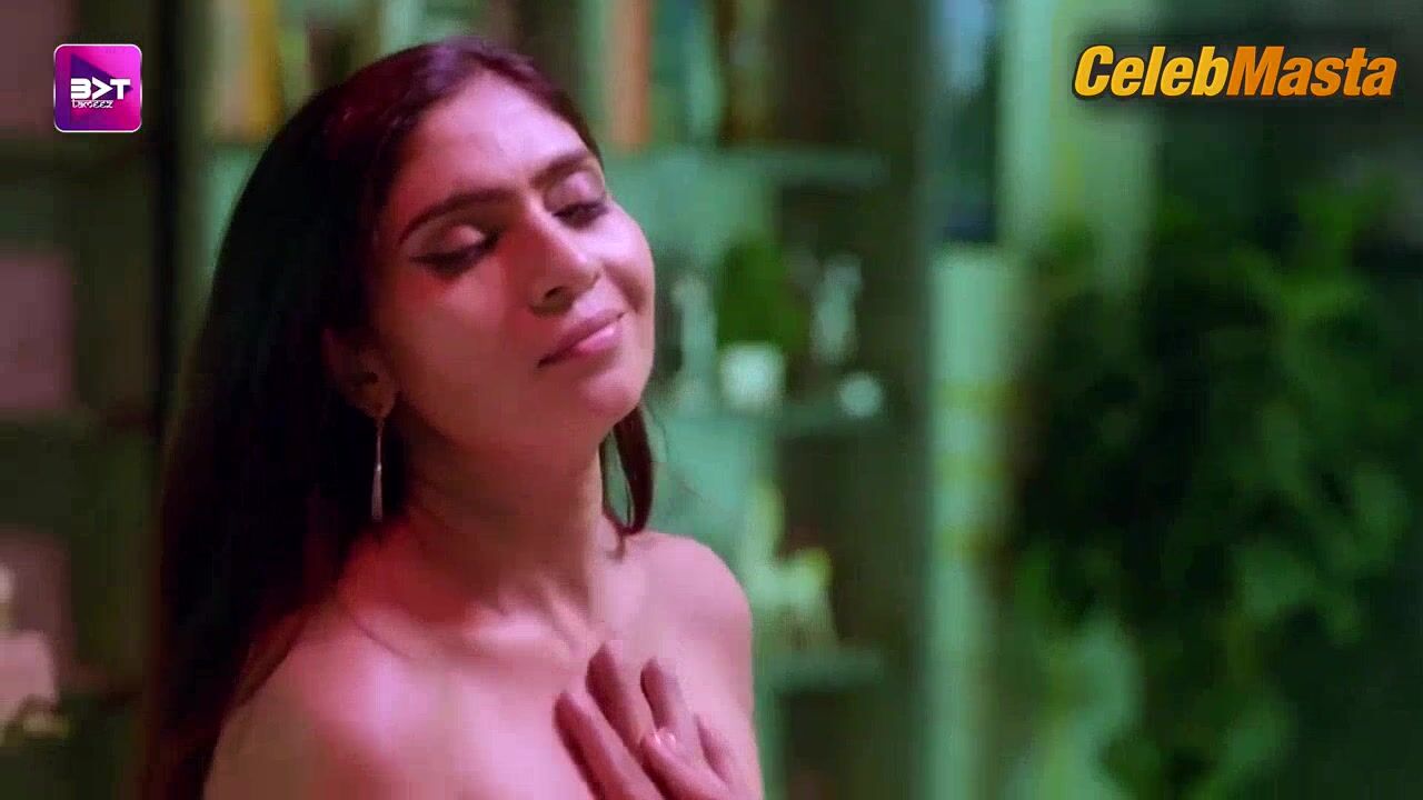 Swetha Yadav Reveals All In Scene From Mohini Massage - Photo 1 of 5 photo 2