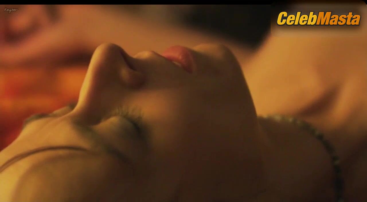 Kate Dickie Boobs, Bush Nude Scene In Red Road - Photo 2 of 5