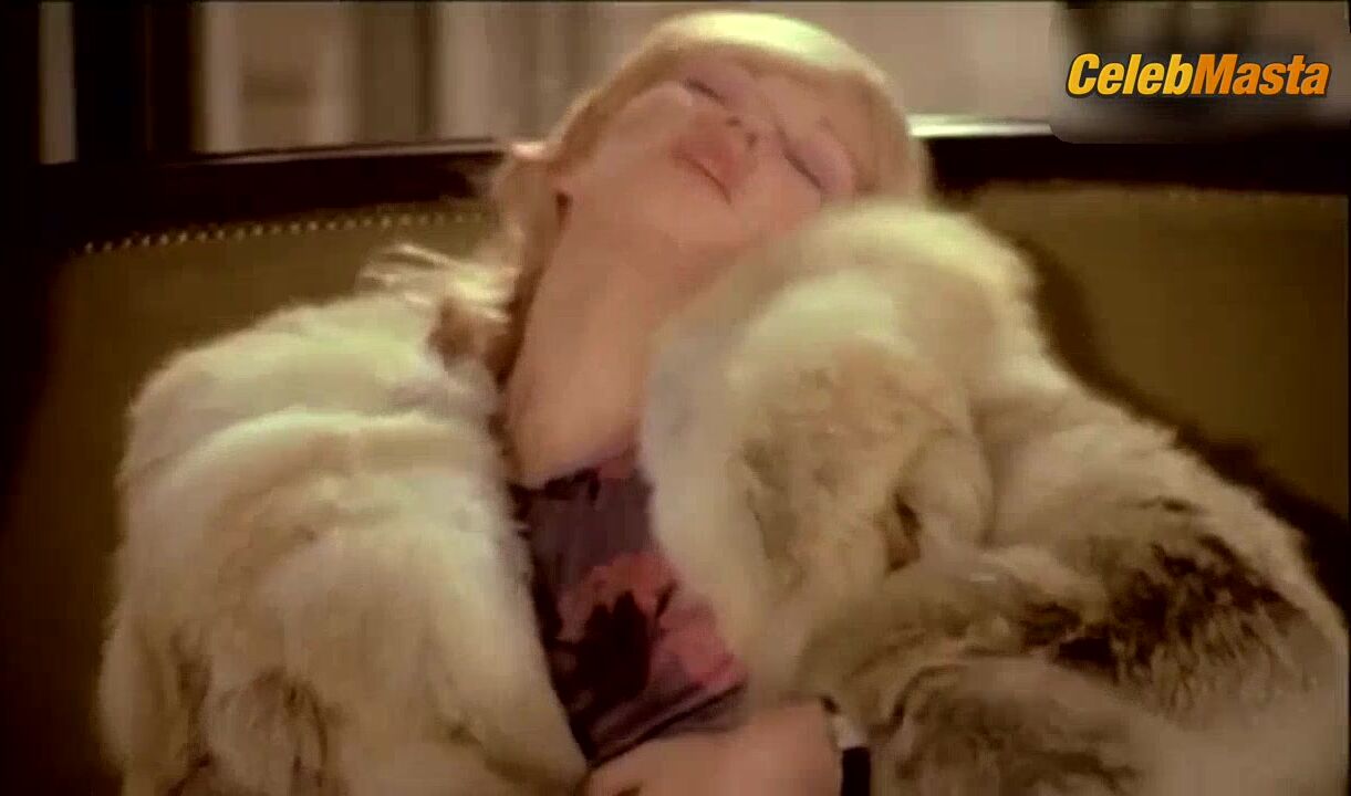 Brigitte Lahaie Gets Lesbian, Real Sex Scene In Je Suis A - Photo 2 of 5