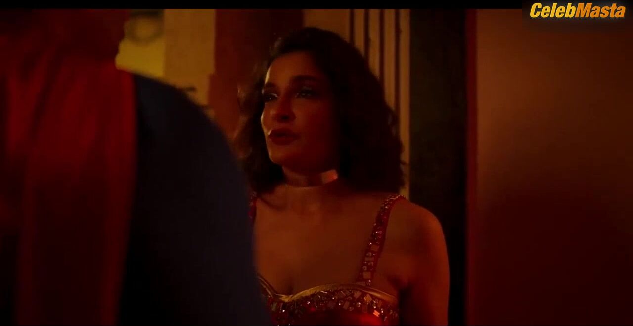 Tamanna Bhatia ’s Tits, Underwear Scene In Jee Karda - Photo 1 of 5 photo 2