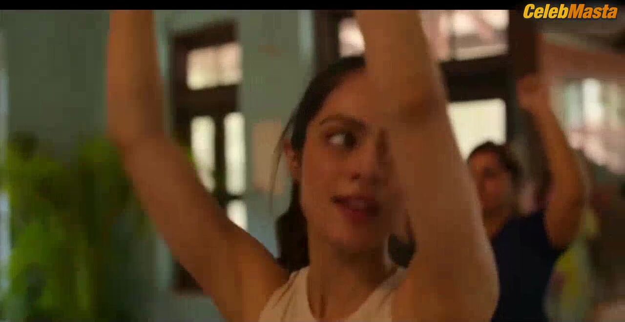 Tamanna Bhatia ’s Tits, Underwear Scene In Jee Karda - Photo 1 of 5 photo 4