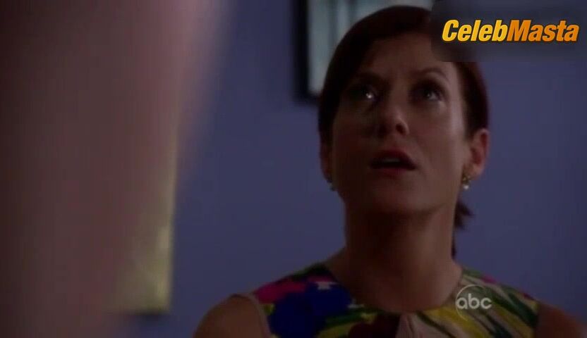Kate Walsh Flaunts All In Scene From Private Practice - Photo 1 of 5