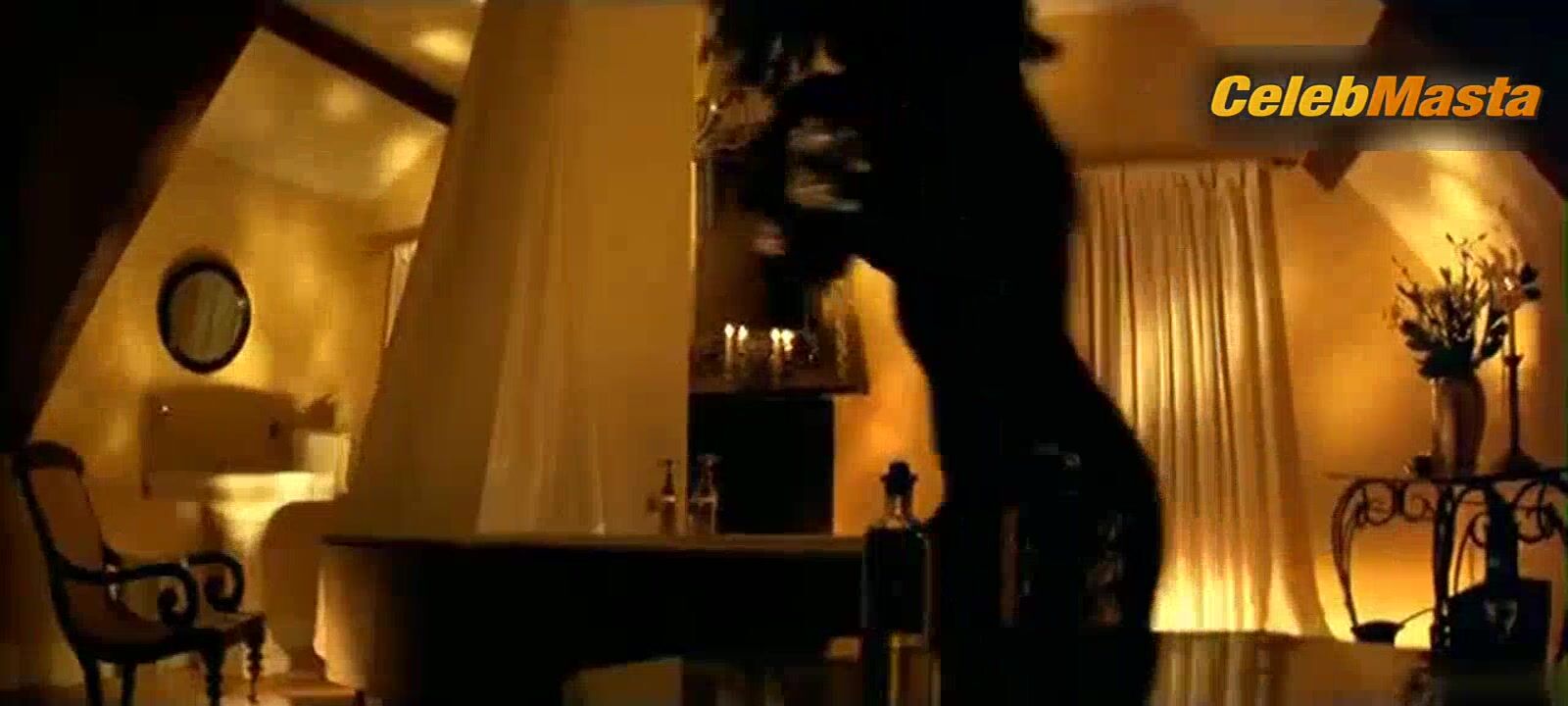Helen Mccrory ’s Sexy Scene From The James Gang - Photo 2 of 5