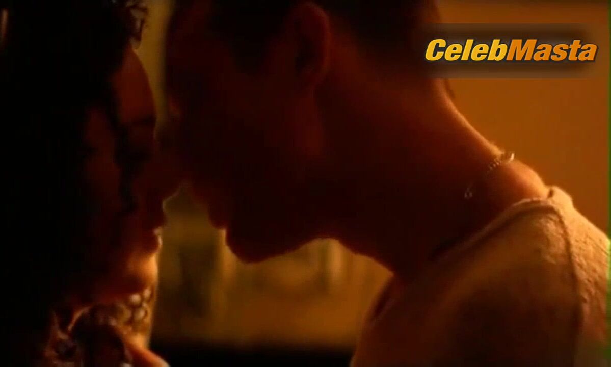 Helen Mccrory ’s Sexy Scene From The James Gang - Photo 2 of 5 photo 4