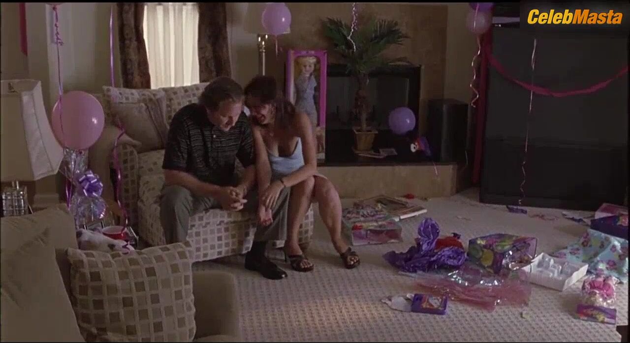 Maggie Gyllenhaal Boobs, Underwear Scene In Sherrybaby - Photo 1 of 5 photo 4