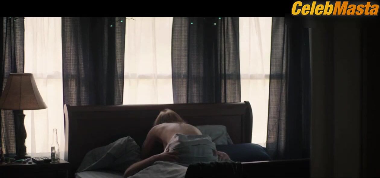 Zoey Deutch ’s Sexy Scene From Vincent N Roxxy - Photo 2 of 5 photo 4